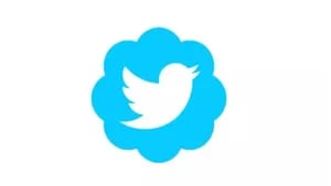 Twitter permitirá ocultar la insignia azul del perfil de una cuenta verificada con la suscripción Blue