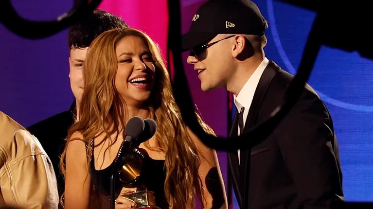 La emoción de Shakira y Bizarrap al recibir el Latin Grammy en Sevilla