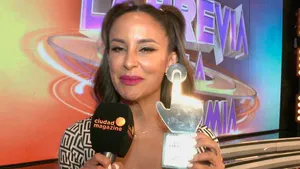 Lourdes Sánchez brilló en el 2021 y recibió su galardón en Los Más Clickeados: "Siempre es un placer recibir este premio"