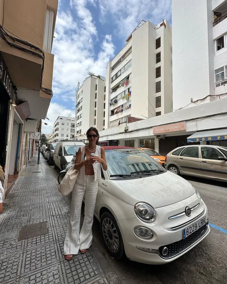Zaira Nara deslumbró con su estilismo en Ibiza