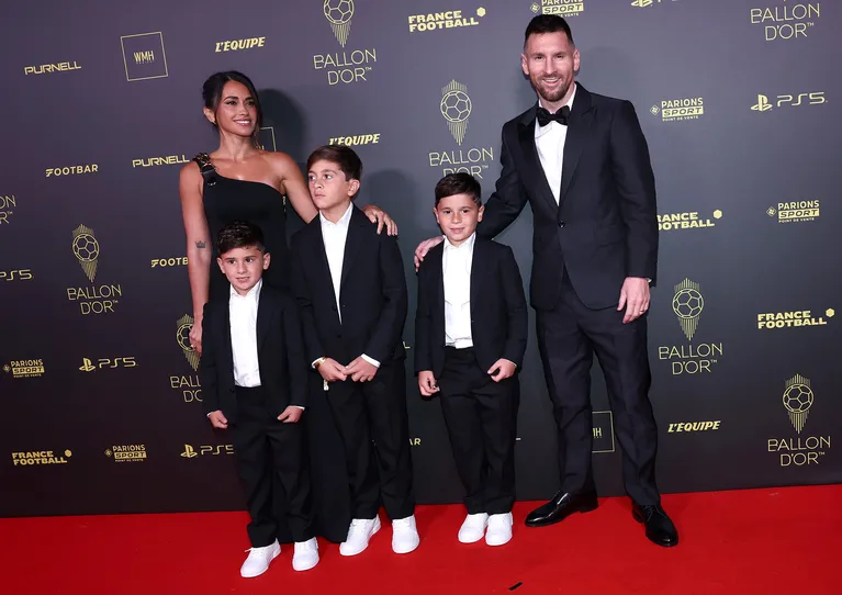 Antonela Roccuzzo, Lionel Messi e hijos (EFE)