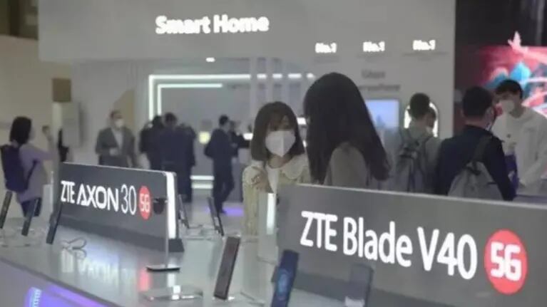 ZTE presenta en MWC la serie Blade V40 y el smartphone Nubia Z40 Pro