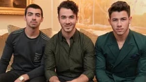  Cómo es la relación de Nick Jonas con sus hermanos