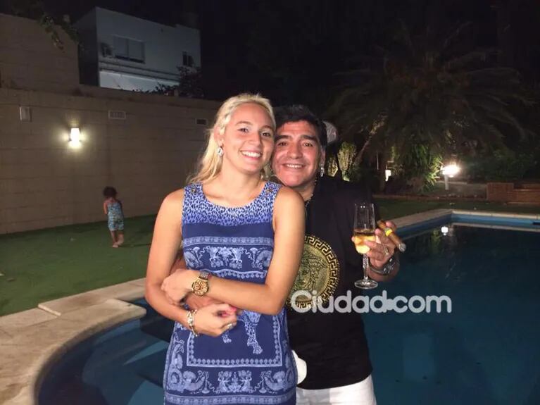 Diego Maradona y Rocío Oliva, enamorados en Año Nuevo.