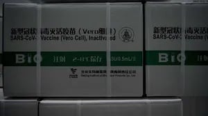 Comienzan a distribuir hoy las vacunas para inocular a los docentes y abren un registro. Foto: AFP.