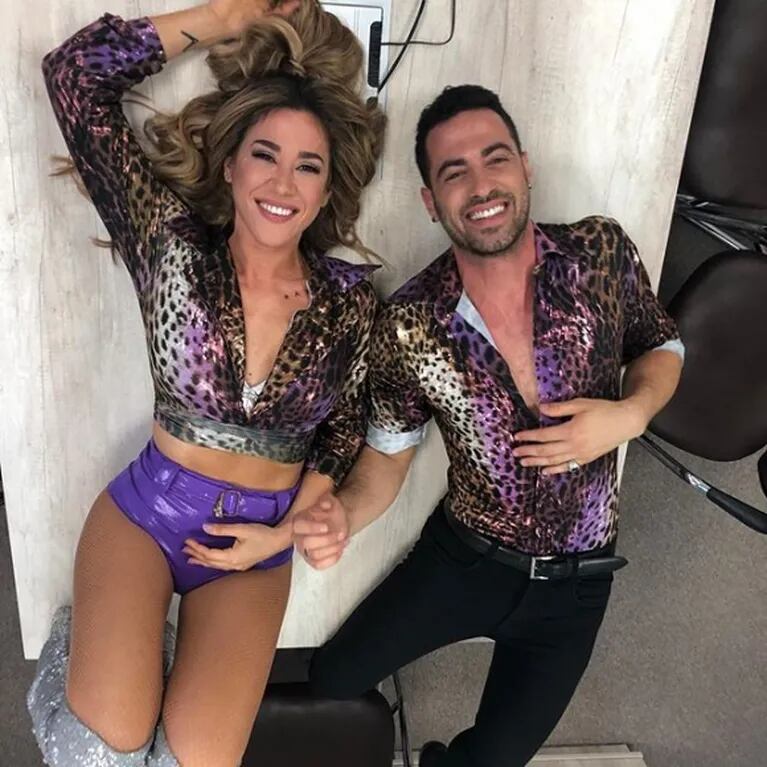Jimena Barón y Mauro Caiazza, a los besos en una oficina de ShowMatch: ¡mirá las fotos!