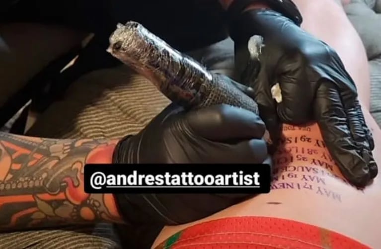 Duki mostró el llamativo tatuaje que se hizo en Estados Unidos tras finalizar su exitosa gira