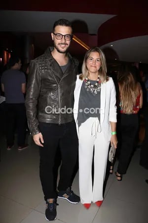 Diego Leuco y su novia Daniela, presentes en la avant premier. Foto: Movilpress-Ciudad.com.