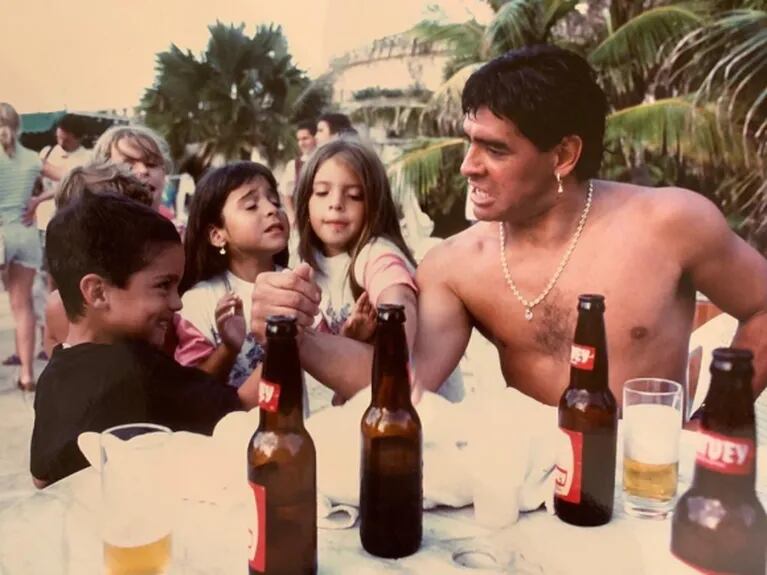 El Chino Darín mostró una tierna postal de su infancia con Diego Maradona, Dalma y Gianinna: "Pulseada en Cuba"