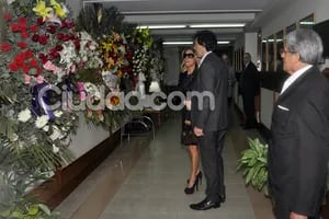 La dolorosa despedida de Juan Carlos Calabró. (Foto: Jennifer Rubio-Ciudad.com)