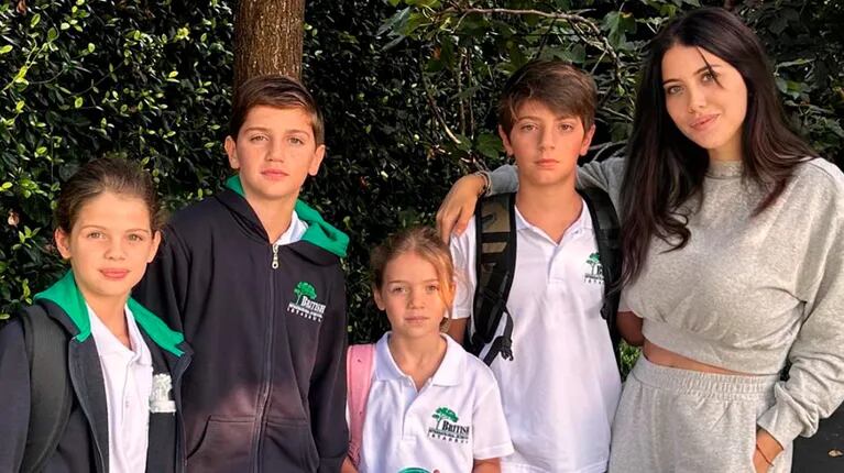 Wanda Nara compartió el significativo álbum de fotos del primer día de colegio de sus hijos en Turquía.