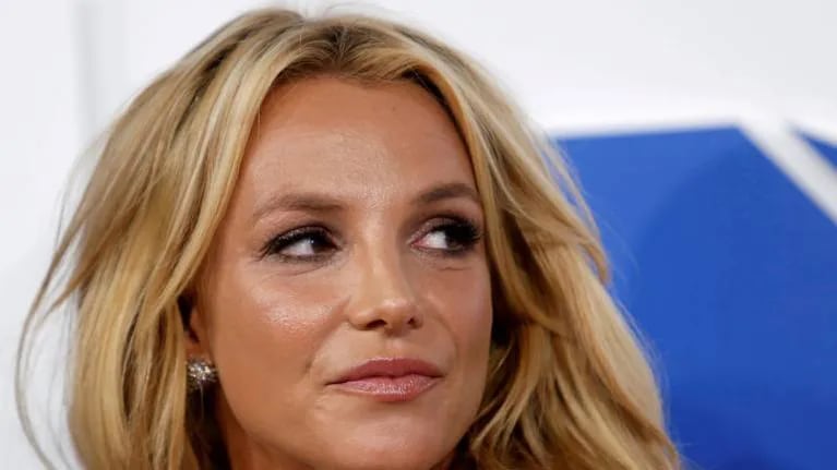El padre de Britney Spears seguirá controlando sus finanzas por ahora