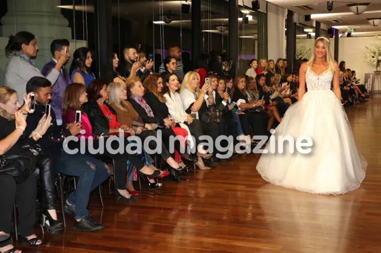 Fabián Cubero acompañó a Mica Viciconte a un desfile... ¡y la filmó vestida de novia! 