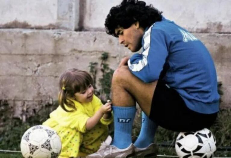 La canción de Dalma Maradona para Diego el día que hubiera cumplido 62 años