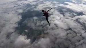 Esta mujer ucraniana graba sus acrobacias en el aire