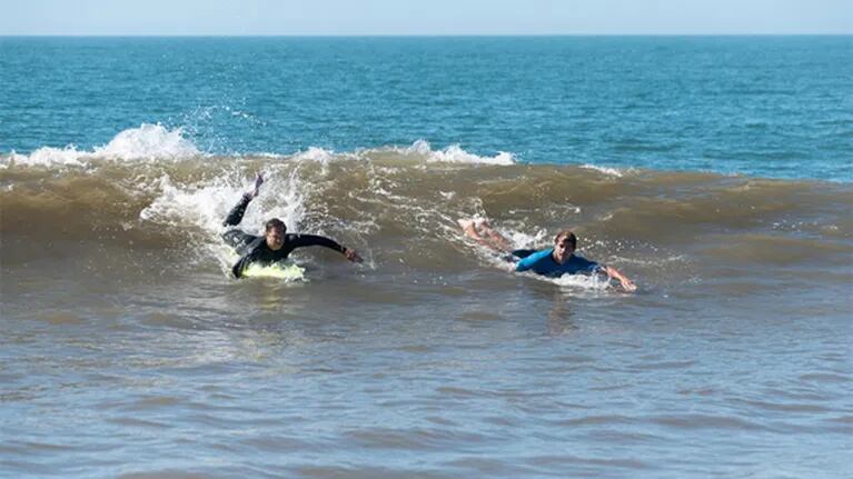 Nico Riera, una "estrella"... ¡sobre las olas!: las fotos del galán haciendo surf
