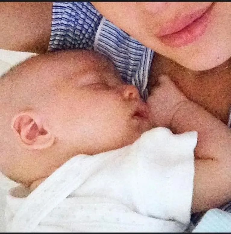 Pampita compartió esta bella postal de su hijo Benicio (Fotos: Twitter). 