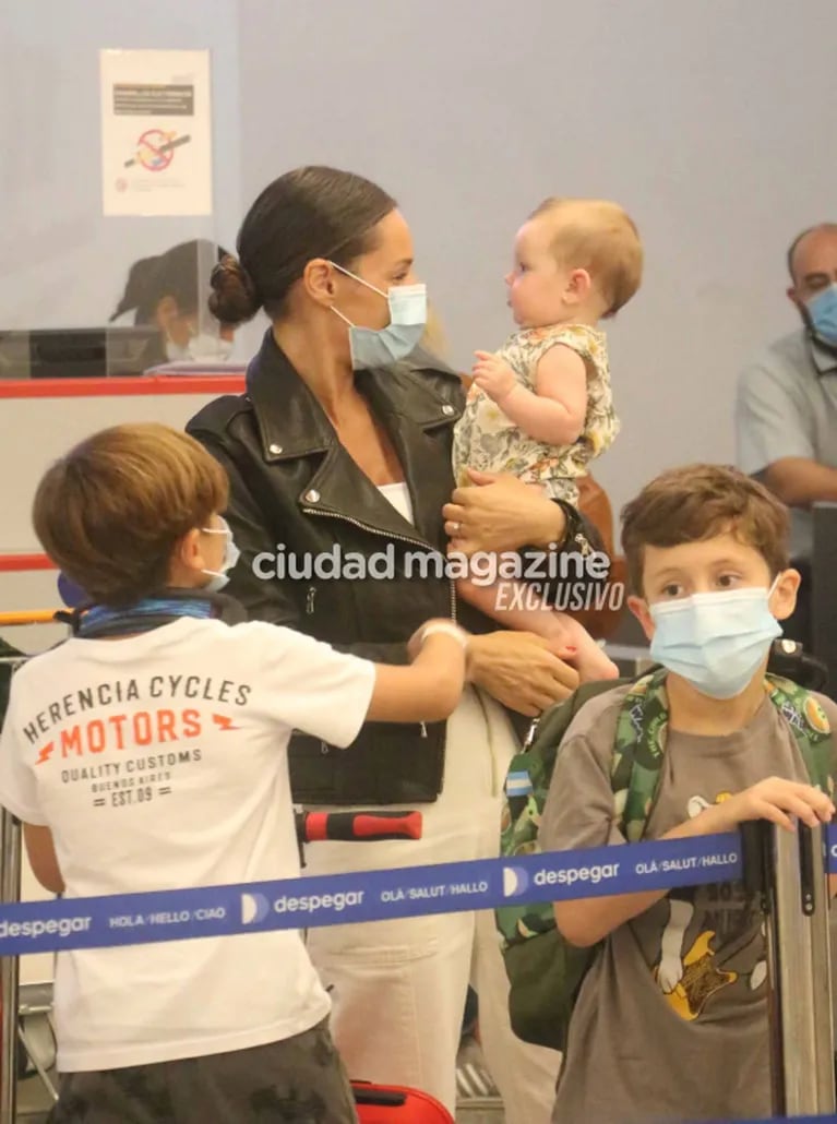 Las fotos de Pampita con sus hijos y Roberto García Moritán rumbo a sus increíbles vacaciones en Punta Cana