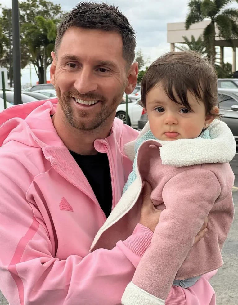 El emotivo gesto de Lionel Messi con la hijita de Cora Debarbieri y Martín Arévalo