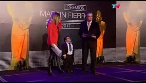 Guillermo Blanc ignoró al actor nominado como revelación en la entrega de diplomas de los Martín Fierro 2017