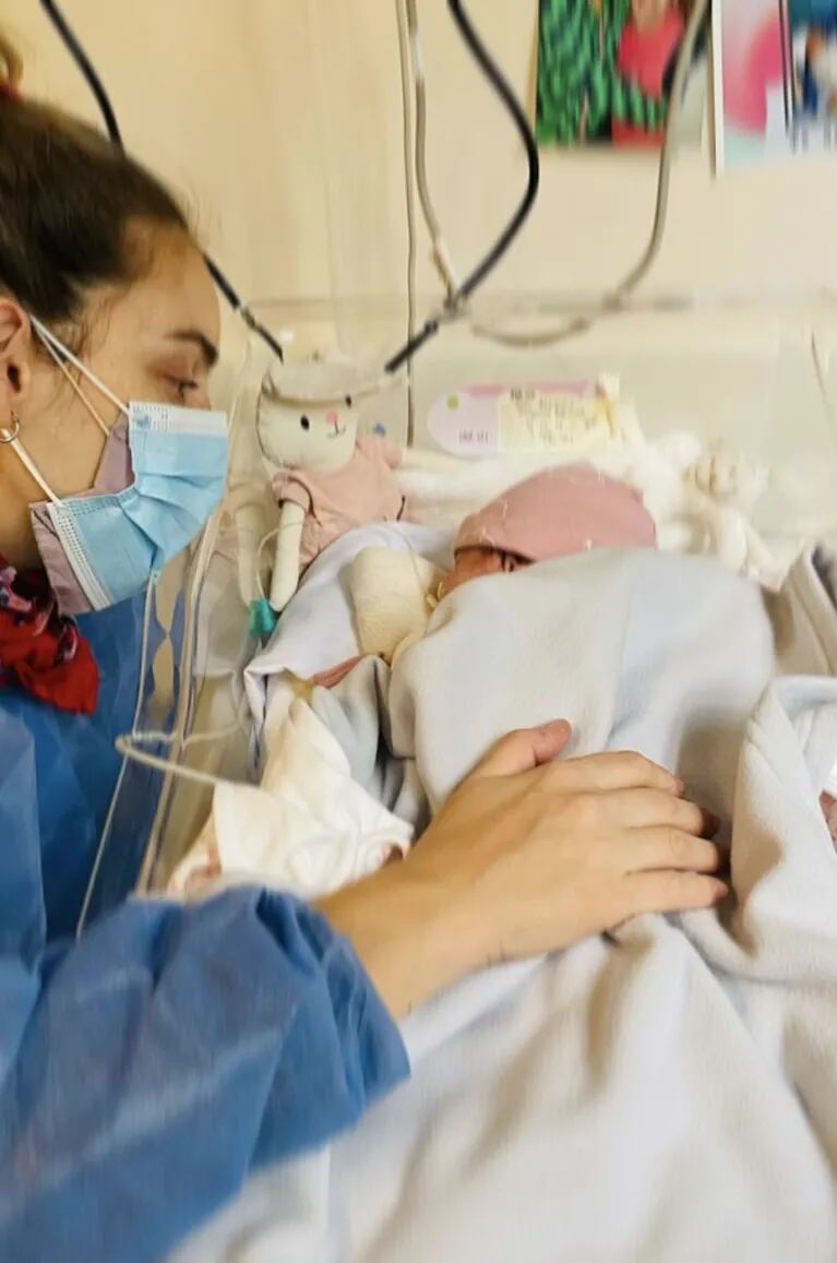 Macarena Paz relató cómo son sus días en neonatología junto a su beba recién nacida: "Un puerperio diferente"