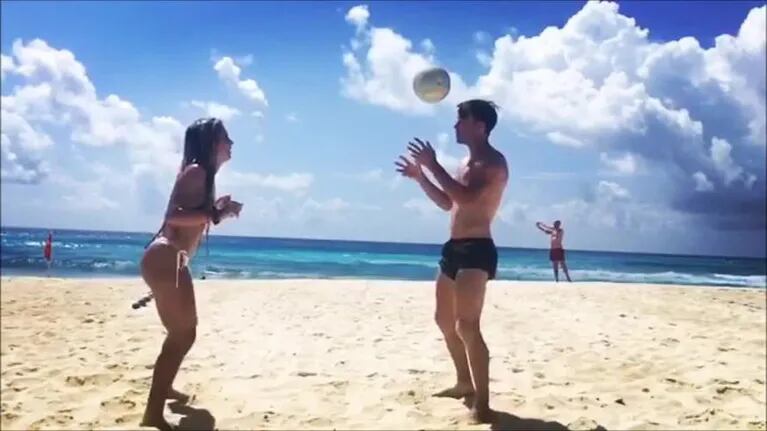 El fulbito playero de Nicolás Tagliafico y su bella novia en Cancún