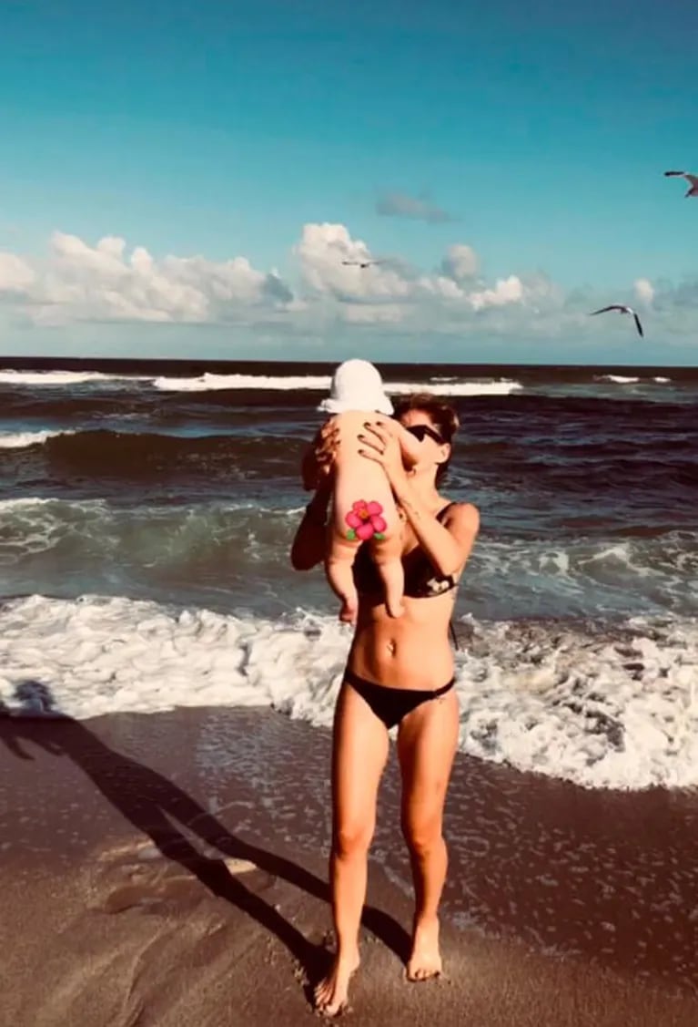 China Suárez, súper sexy en bikini en la playa, a ocho meses de ser mamá: "Paraíso"