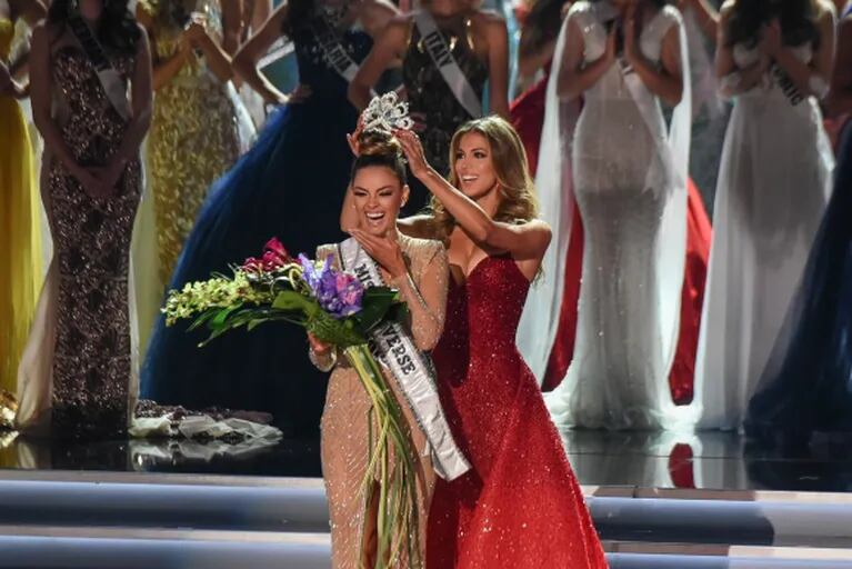 La candidata de Sudáfrica se coronó como la nueva Miss Universo