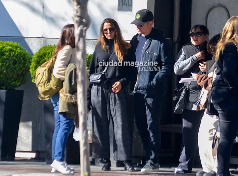 Cómo son los días de Matt Damon en Argentina con su esposa y sus hijas: reencuentros, caminatas y el motivo de su viaje