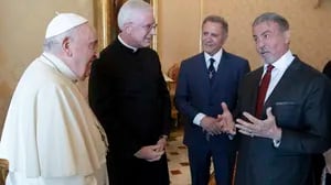 Sylvester Stallone invitó a boxear al Papa Francisco en el Vaticano