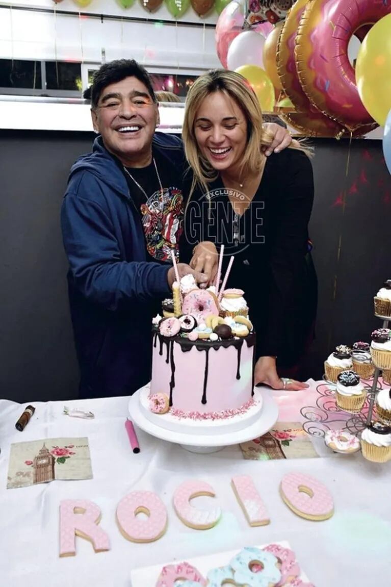 El increíble cumpleaños que Maradona le organizó a Rocío Oliva: exquisiteces gourmet y súper show del Polaco