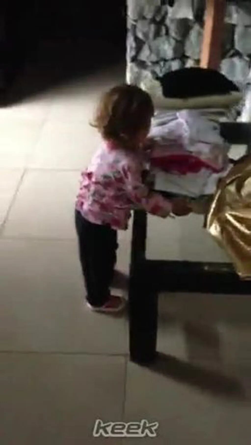 Melina Pitra y un tierno video de su hija "ayudándola" en los quehaceres del hogar