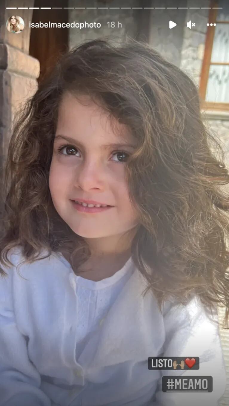 Isabel Macedo le cortó el pelo a su hija por primera vez en su vida: "Va quedando"