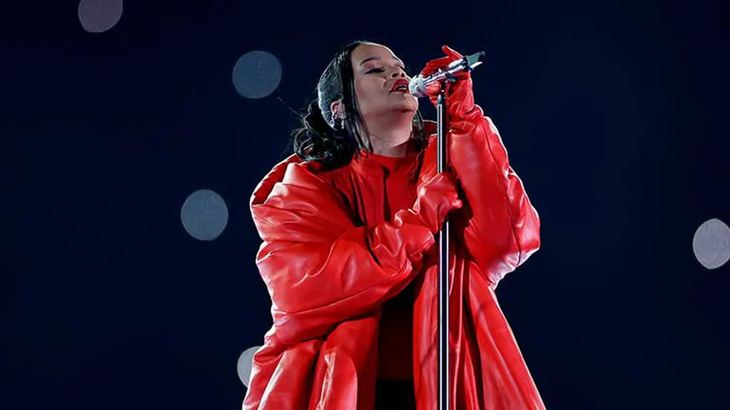 Rihanna brindó un increíble show en el Super Bowl 57