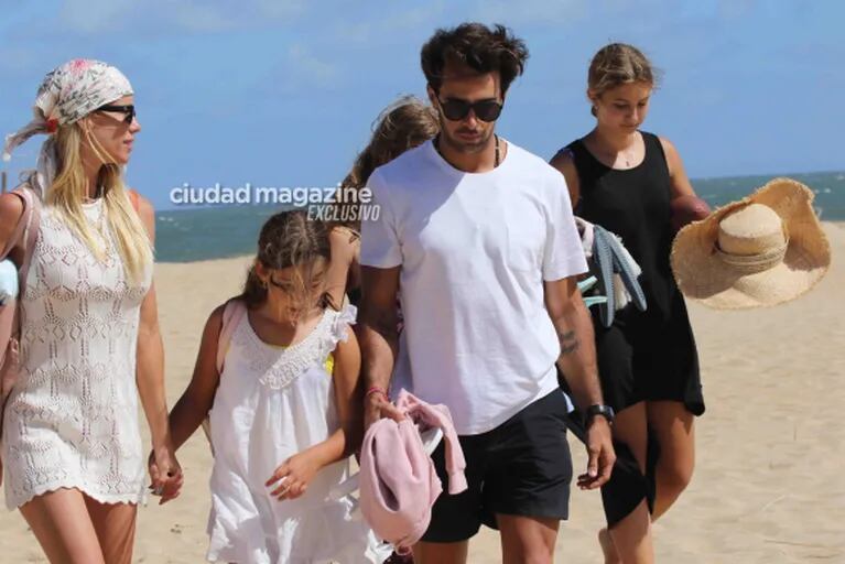 Las fotos de Nicole Neumann y Manu Urcera, enamorados en Punta: sus vacaciones familiares junto a las hijas de la top