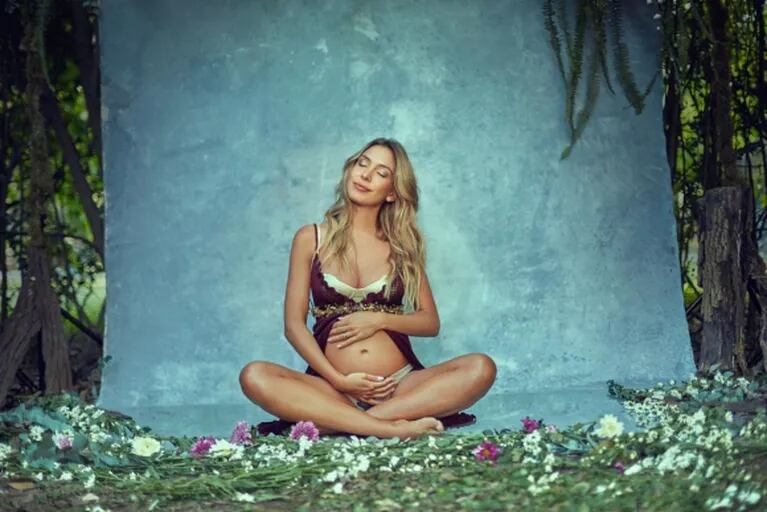 La tierna producción de fotos de Luisa Drozdek con su pancita de cuatro meses y medio de embarazo