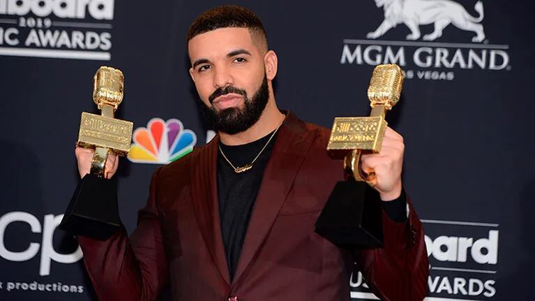 Drake arrasó con 12 premios Billboard a la música y estableció un nuevo récord
