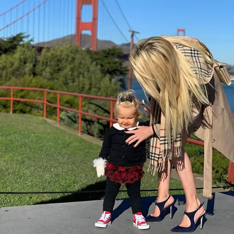 Luciana Salazar y su hija Matilda, de vacaciones en San Francisco: elegante look frente al puente Golden Gate