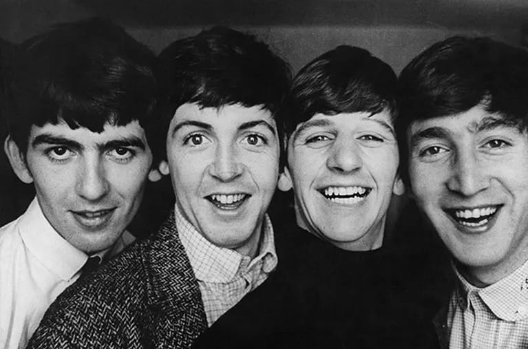 The Beatles: el escándalo por la portada donde se vistieron de carniceros
