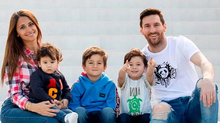 Los medios aseguran que Lionel Messi compró una gran casa en Rosario pero desde su entorno lo niegan.