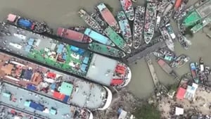 La imagen a vista de dron de una reunión de viajeros en Bangladesh sorprende a las redes
