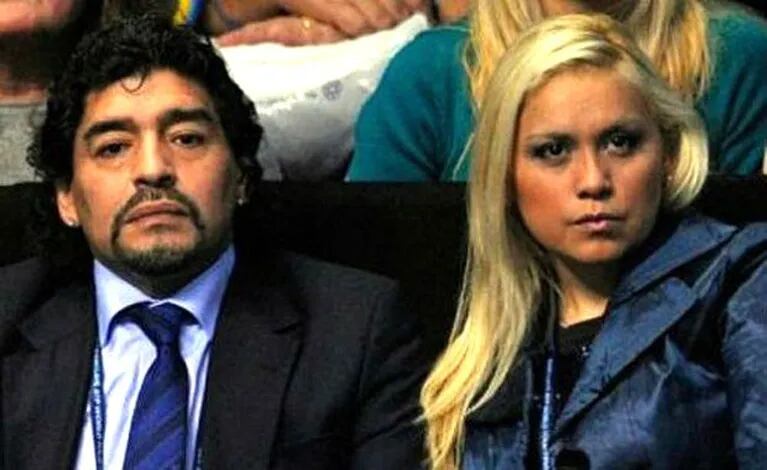 Verónica Ojeda, junto a Diego Maradona. (Foto: archivo Web)