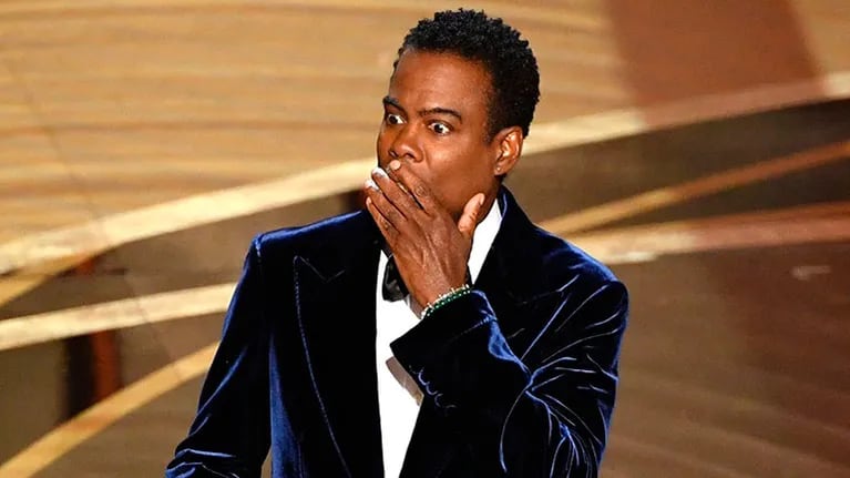 Chris Rock no presentará una denuncia por el golpe de Will Smith en los Oscar 2022. Foto: AFP.