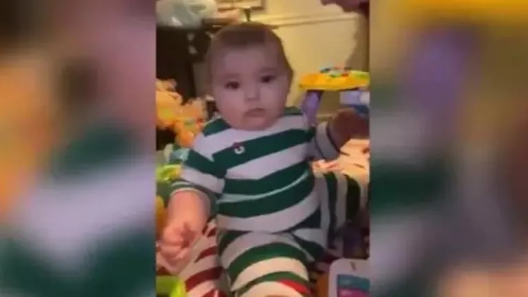La madre de este bebé lo estaba grabando cuando él le respondió una inesperada palabra