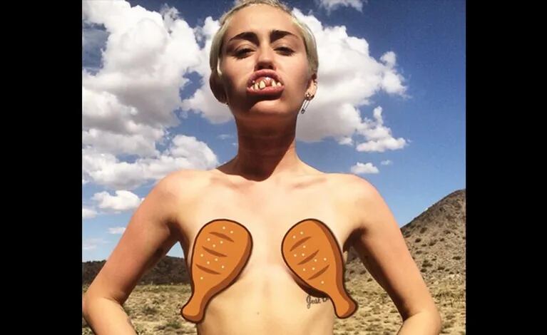 Miley Cyrus y sus "pechugas". (Foto: Instagram)