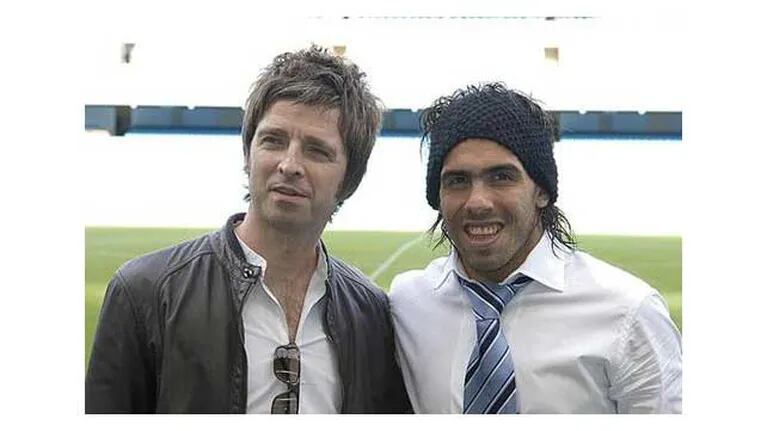 Noel Gallagher idolatra a Carlos Tevez y quiere cantar con él
