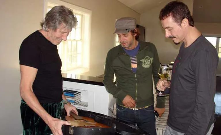Roger Waters, Gustavo Cerati y Pedro Aznar, cuando grabaron juntos para la Fundación Alas. (Foto: Web)