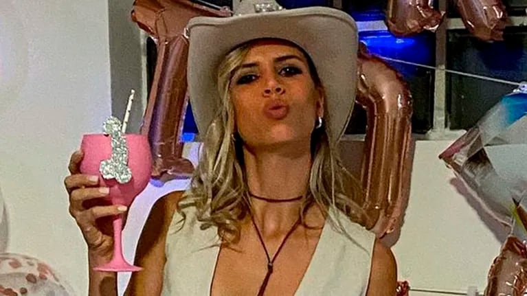 Coni Mosqueira tuvo su despedida de soltera: look cowgirl mega sensual y memes de Alejandro Fantino