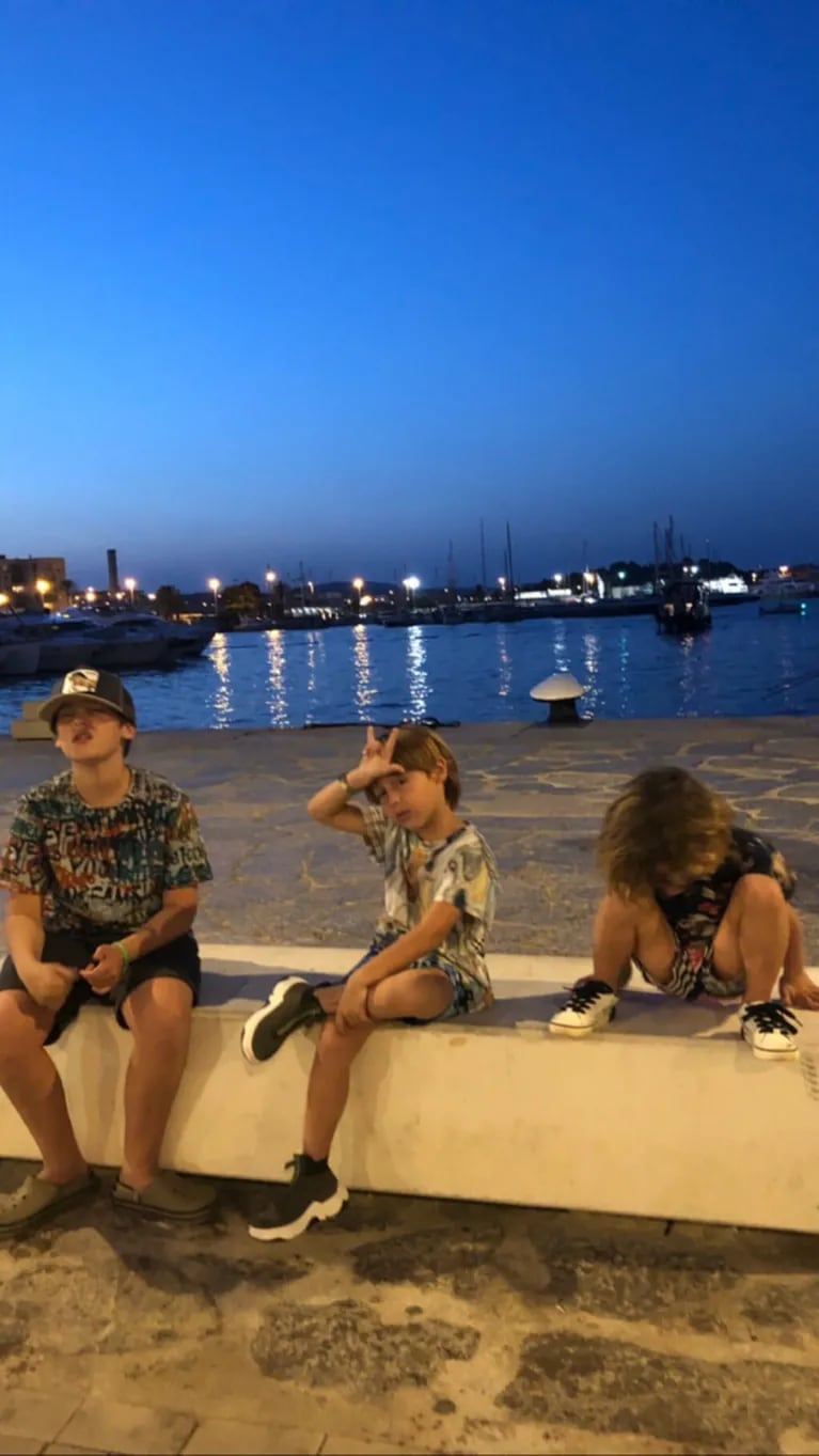 Las fotos de las vacaciones de Pampita y sus hijos en Ibiza: "¡Me parece que me quedo a vivir acá!"
