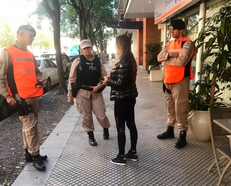 Floppy Tesouro sufrió un robo a plena luz del día en un restaurante de Puerto Madero: "¡Estoy indignada!"